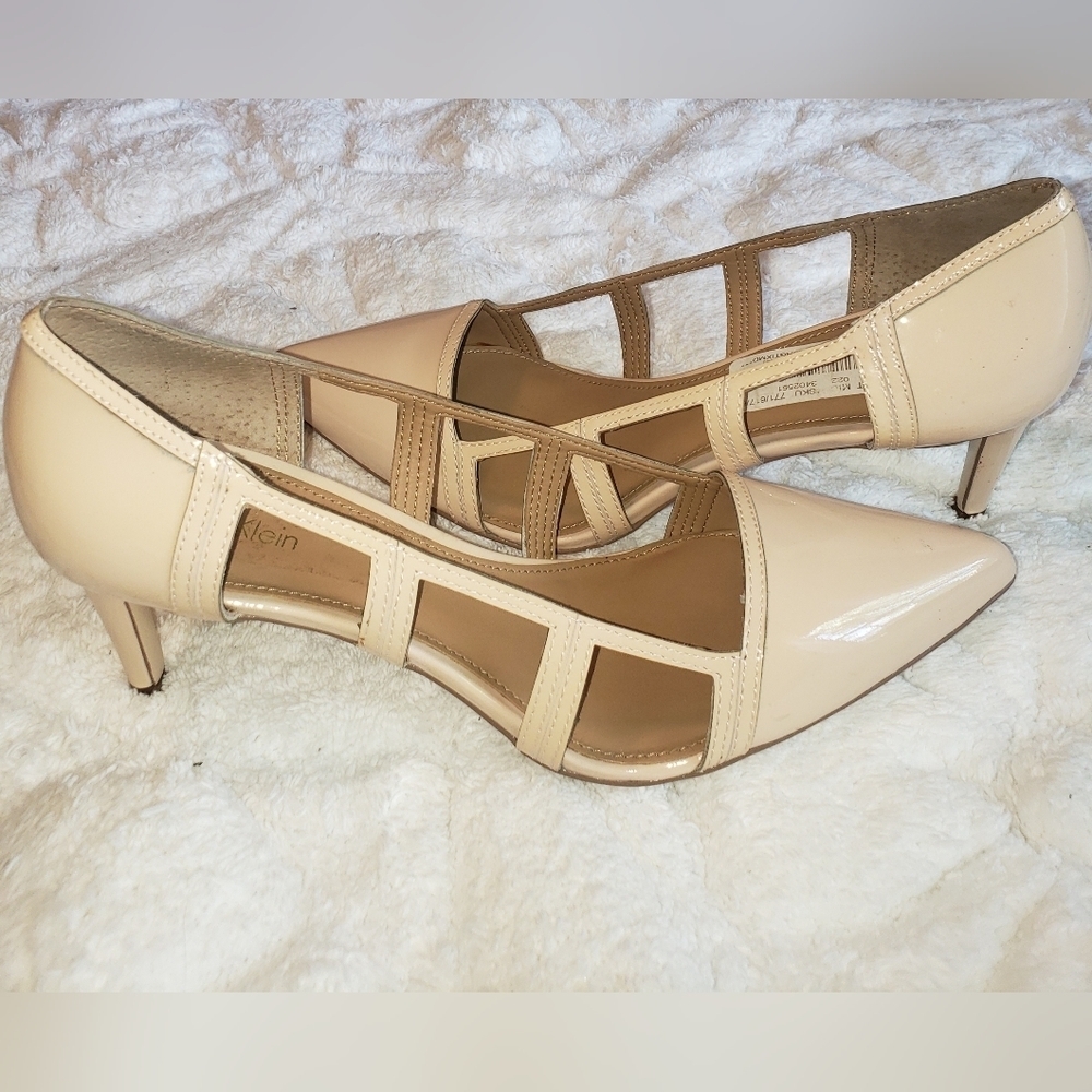 NEW Calvin klein nude heels